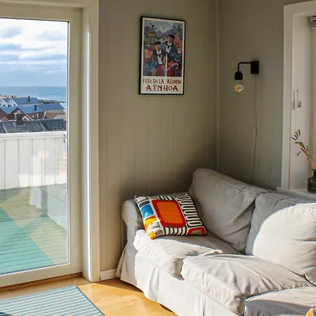 5 Bedroom Cozy In Borhaug